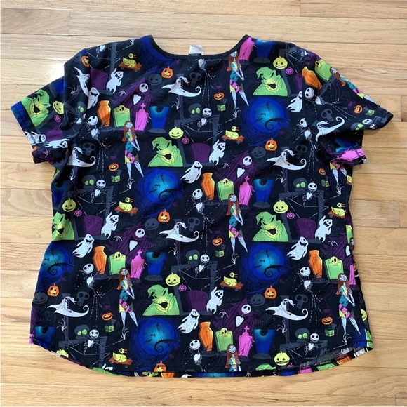 Disney Tim Burton’s The Nightmare Before Christmas Scrub Top 2XL Oogie Boogie - Picture 7 of 9